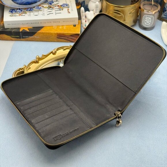 🆕 ALEXANDER MCQUEEN 🧿 NWOT Skull Embossed Leather Zip Portfolio / Agenda, Gold - Picture 9 of 14